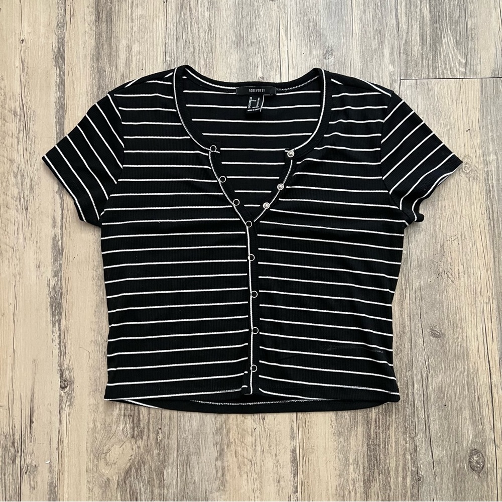 Forever 21 Ribbed Shirt | Black & White
